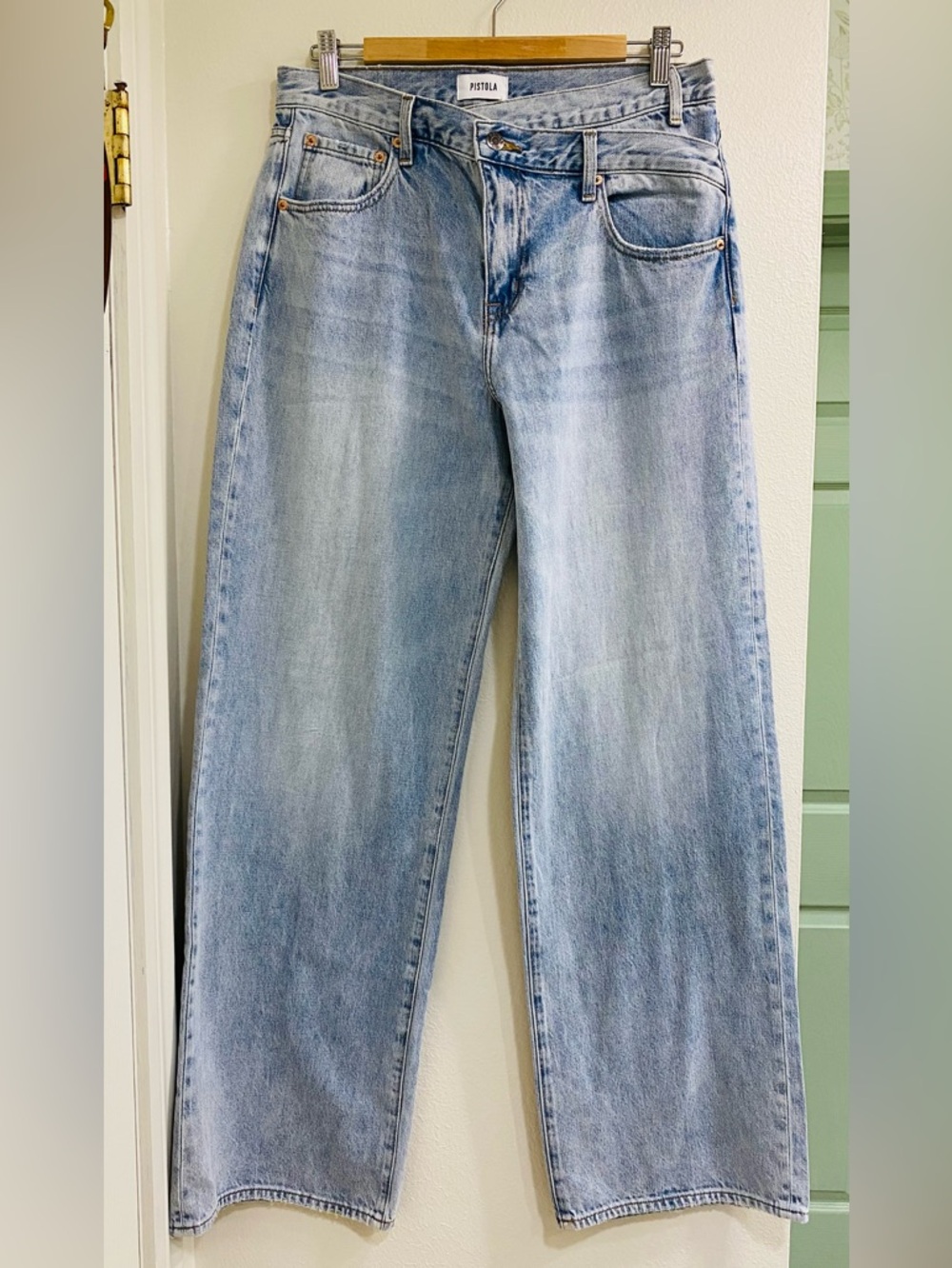 NWT Pistola Light Wash Bobbie Mid Rise Loose Straight Leg Cross Front Jeans 29 - Picture 3 of 8